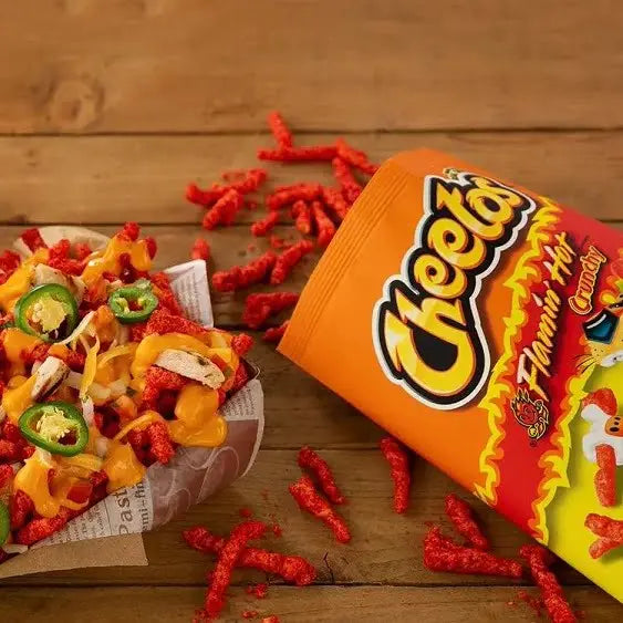 Cheetos Flamin Hot Crunchy csípős chips 226g