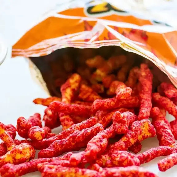 Cheetos Flamin Hot Crunchy csípős chips 226g